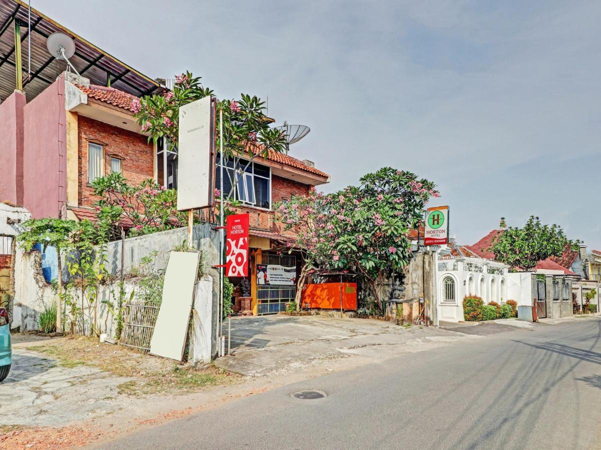 OYO 90408 Hotel Horton Cirebon Buitenkant foto
