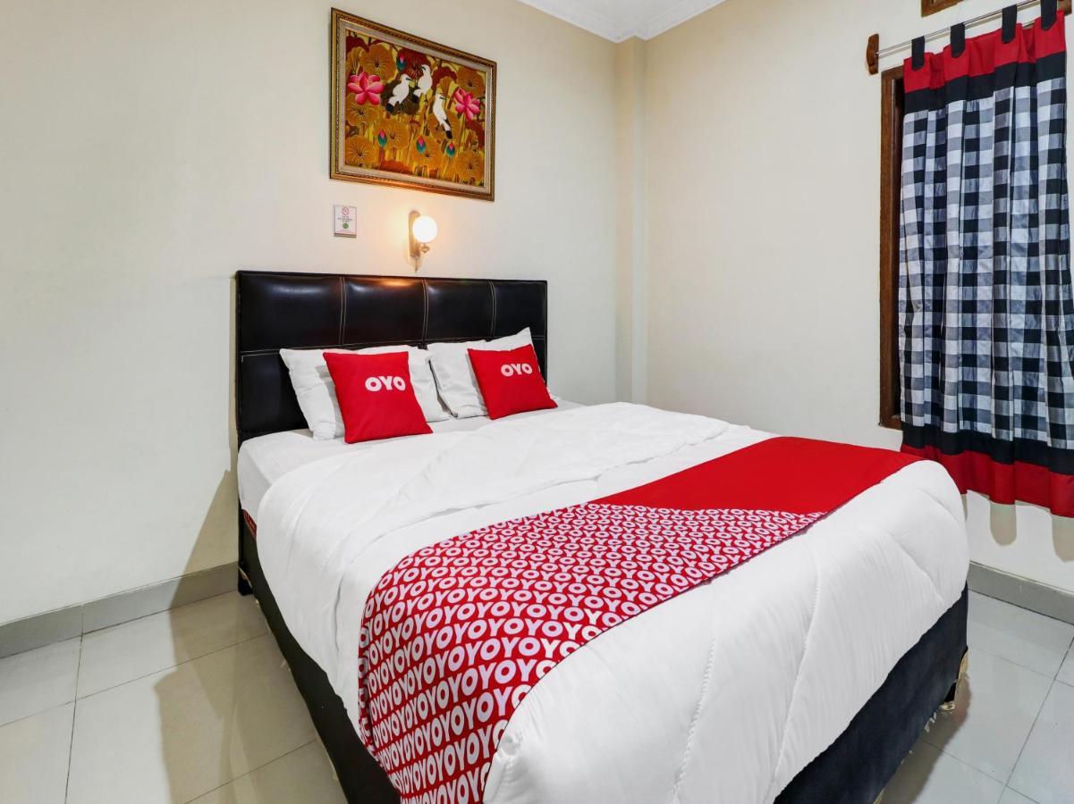 OYO 90408 Hotel Horton Cirebon Buitenkant foto