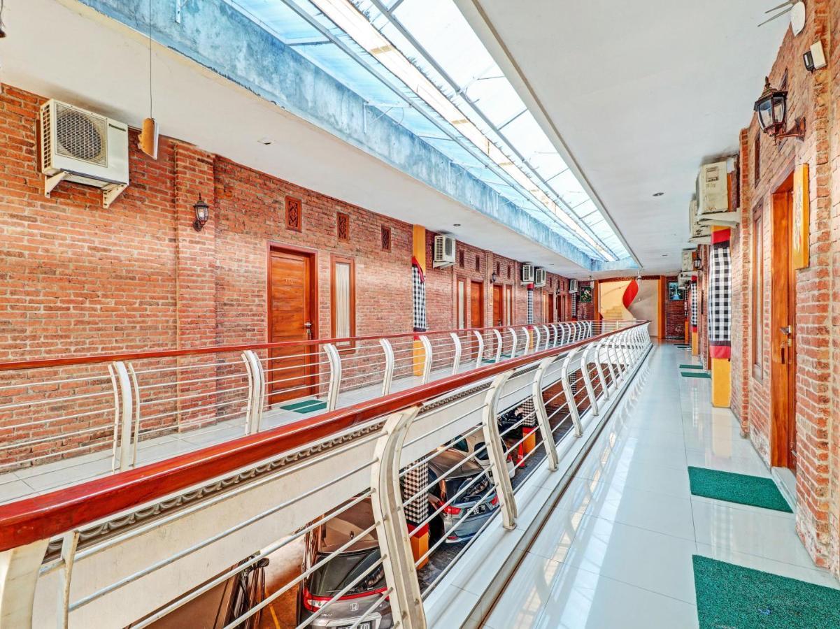 OYO 90408 Hotel Horton Cirebon Buitenkant foto