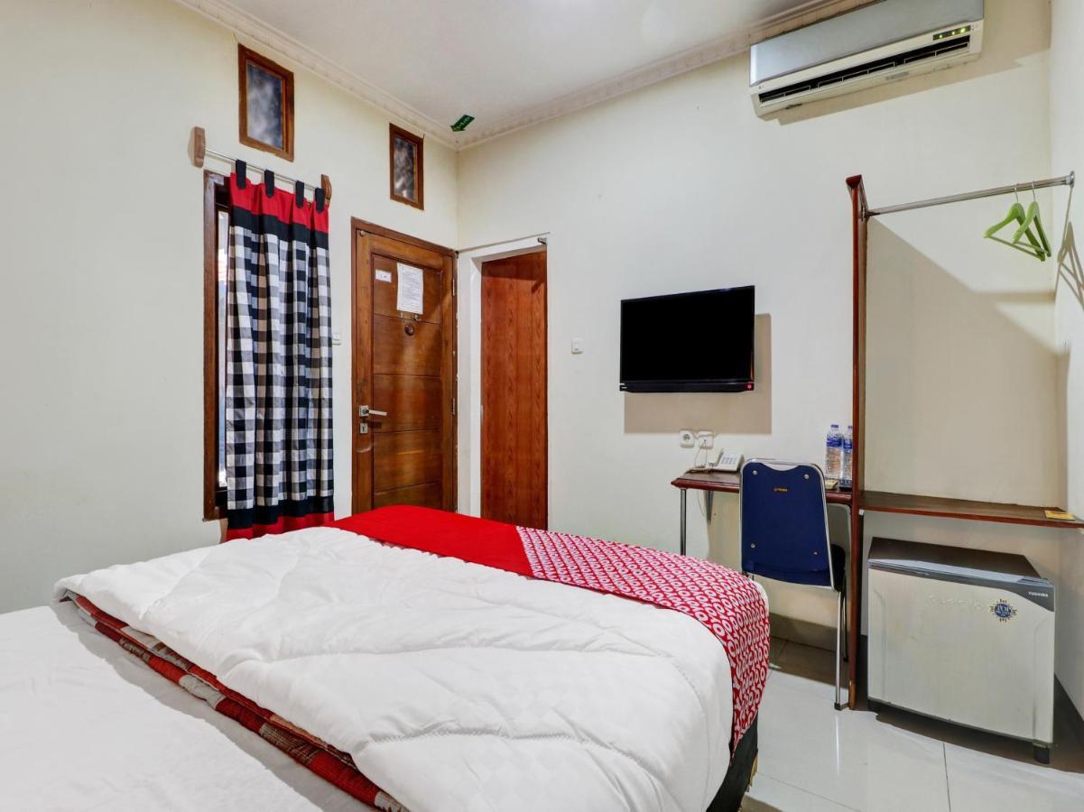 OYO 90408 Hotel Horton Cirebon Buitenkant foto