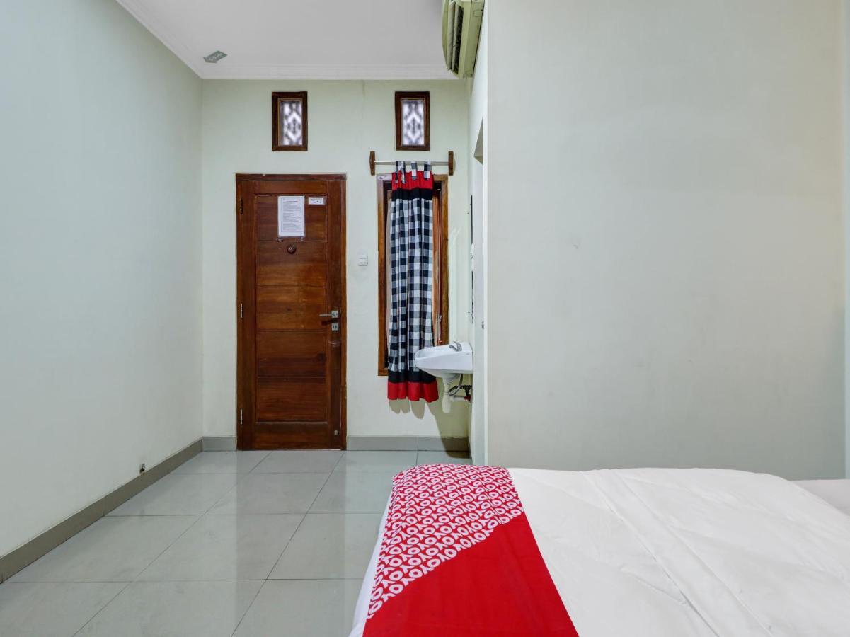 OYO 90408 Hotel Horton Cirebon Buitenkant foto